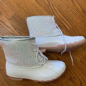 Nicole Miller size 4 glitter duck boot